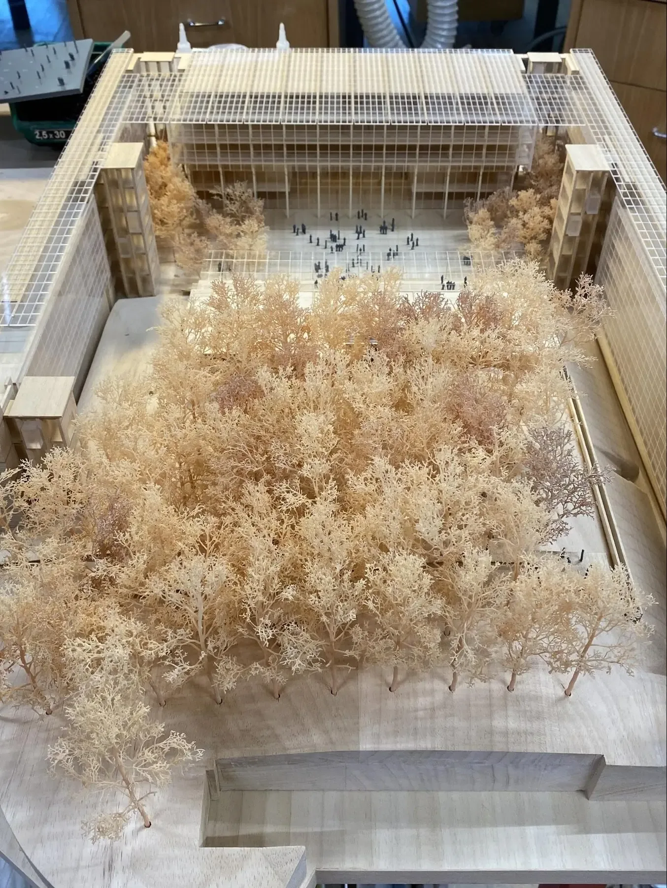 Maqueta de conjunto con gran vegetación
